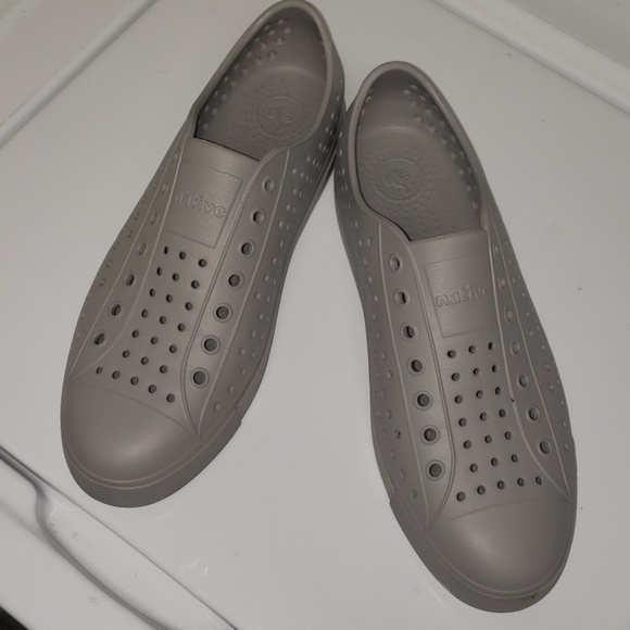 Native Gray  Jefferson Slip on Shoes - Picture 2 of 8